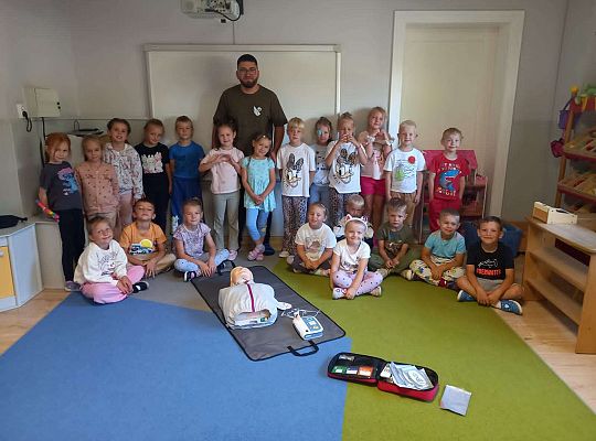Gr. IV Lęborskie Stowarzyszenie Obronne uczy dzieci pierwszej pomocy