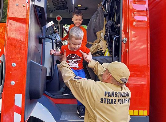 Gr.III Spotkanie ze strażakami i próbna ewakuacja
