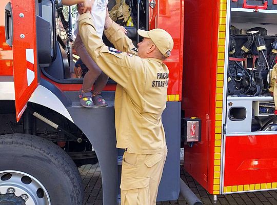 Gr.III Spotkanie ze strażakami i próbna ewakuacja