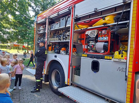 Gr.III Spotkanie ze strażakami i próbna ewakuacja
