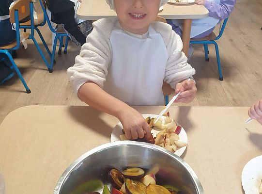 Gr.II Sałatka owocowa, pyszna i zdrowa