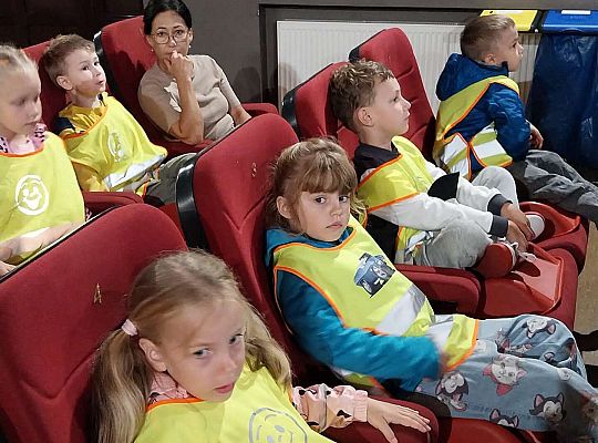 Gr.III i Gr.IV Wycieczka do kina " Niesamowite przygody Skarpetek "