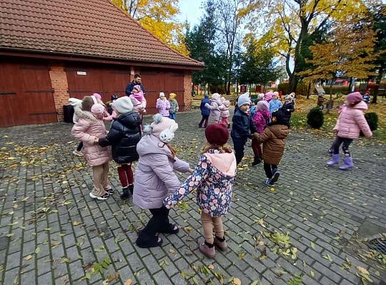 Gr.IV Jesienne zabawy rytmiczne z tatą Ali