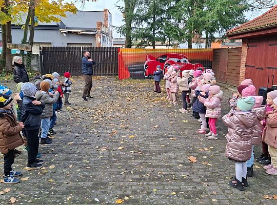Gr.III Jesienne zabawy rytmiczne z tatą Ali