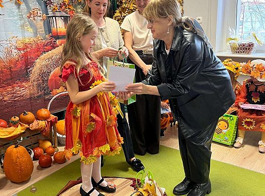 Konkurs recytatorski - " Co nam jesień w darze niesie".