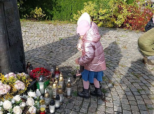 Gr.III Pamietamy o zmarłych