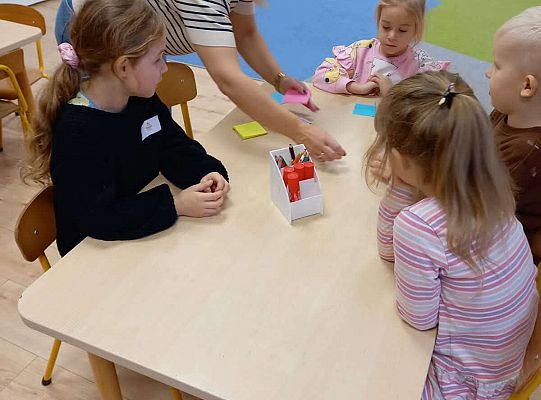 Gr.IV Zajęcia z programu profilaktycznego "Poruszające bajki o emocjach "