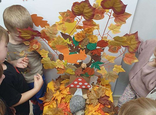 Gr. II Teatrzyk kukiełkowy. "Przygotowania zwierząt do zimy"