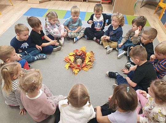 Gr. II Teatrzyk kukiełkowy. "Przygotowania zwierząt do zimy"