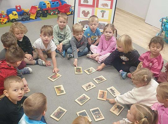 Gr. II Teatrzyk kukiełkowy. "Przygotowania zwierząt do zimy"