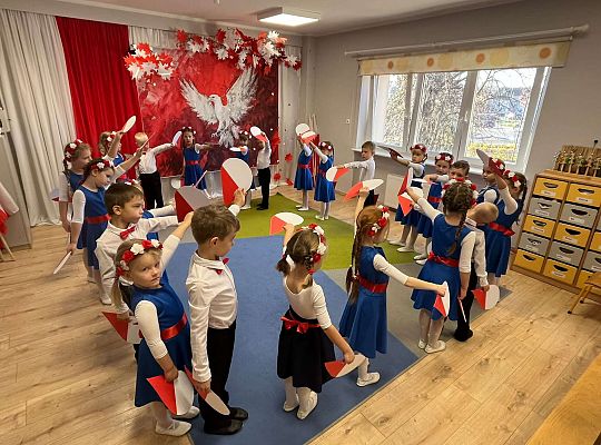 " Pod skrzydłami  Orła Białego"