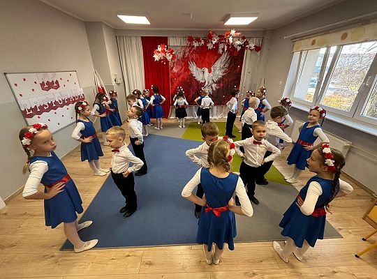 " Pod skrzydłami  Orła Białego"