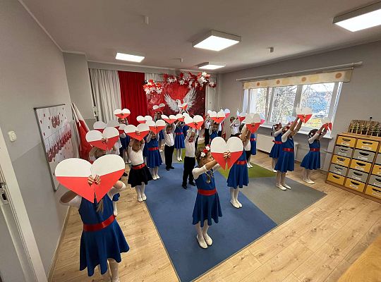 " Pod skrzydłami  Orła Białego"