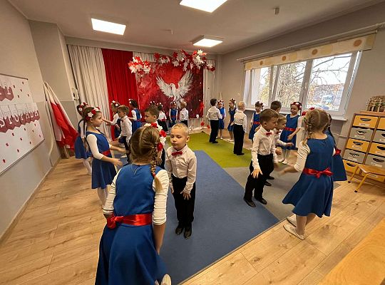 " Pod skrzydłami  Orła Białego"