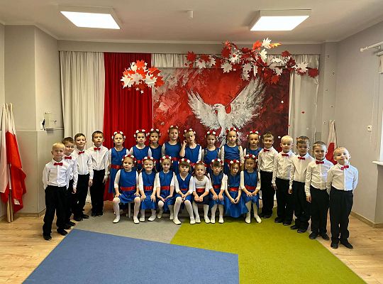 " Pod skrzydłami  Orła Białego"