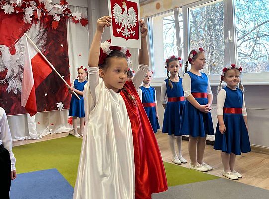 " Pod skrzydłami  Orła Białego"