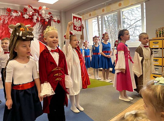 " Pod skrzydłami  Orła Białego"