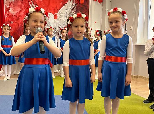 " Pod skrzydłami  Orła Białego"