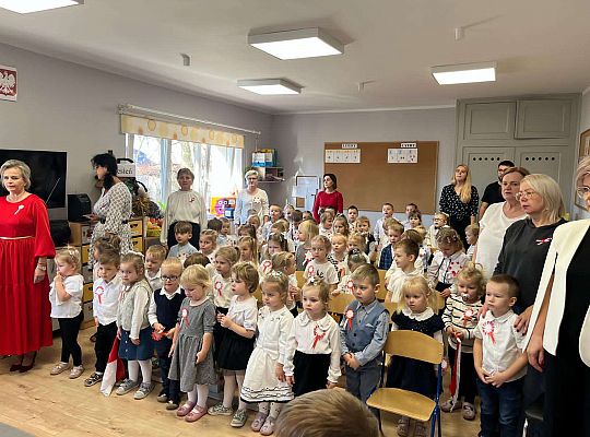 " Pod skrzydłami  Orła Białego"