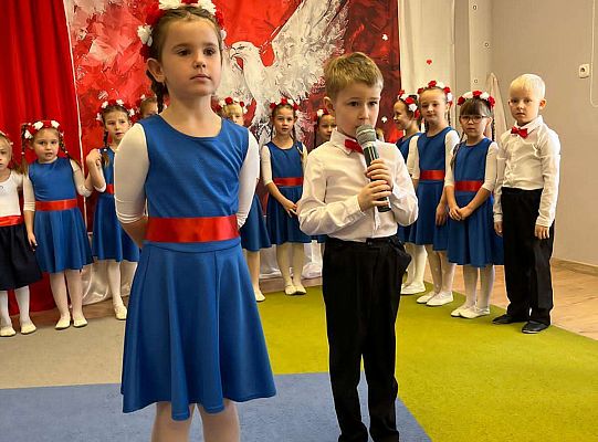 " Pod skrzydłami  Orła Białego"