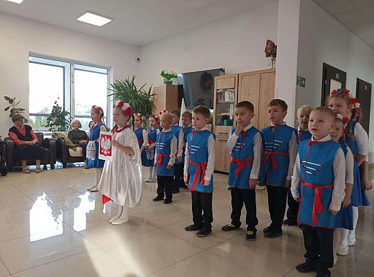 Gr. IV Występ dla seniorów w "Magnolii "