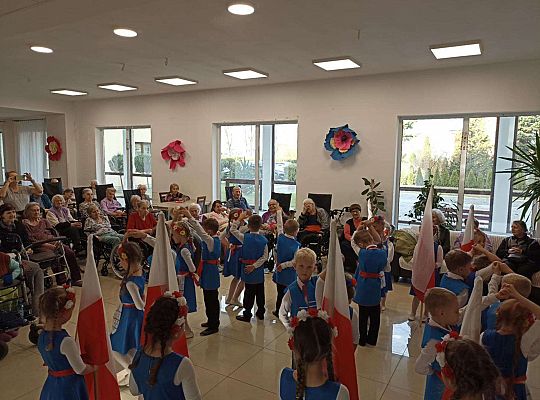 Gr. IV Występ dla seniorów w "Magnolii "