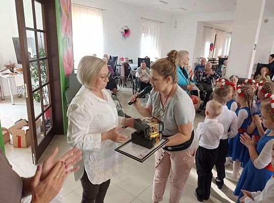 Gr. IV Występ dla seniorów w "Magnolii "