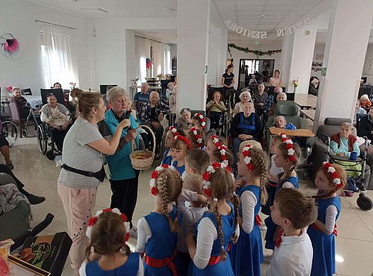 Gr. IV Występ dla seniorów w "Magnolii "