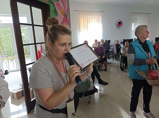 Gr. IV Występ dla seniorów w "Magnolii "