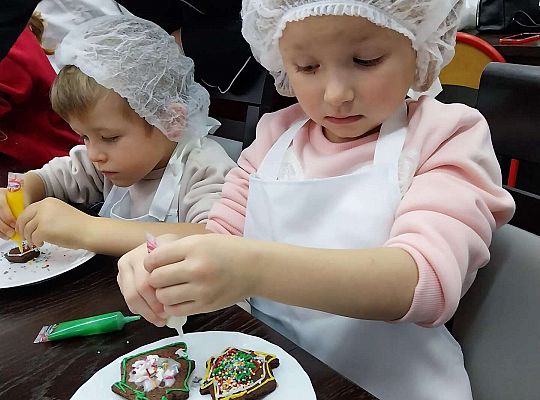 Gr.III Wycieczka do ZSGŹiA-robimy pierniczki