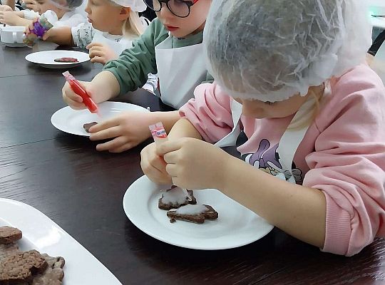 Gr.III Wycieczka do ZSGŹiA-robimy pierniczki