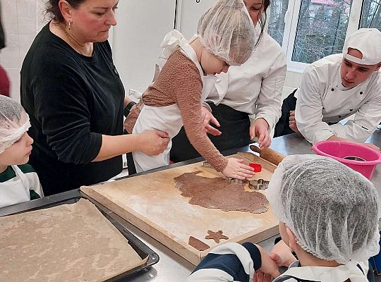 Gr.III Wycieczka do ZSGŹiA-robimy pierniczki