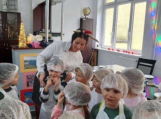 Gr.III Wycieczka do ZSGŹiA-robimy pierniczki