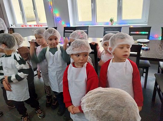 Gr.III Wycieczka do ZSGŹiA-robimy pierniczki