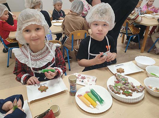 Gr. II Ozdabiamy pierniczki