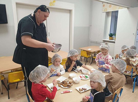 Gr. II Ozdabiamy pierniczki