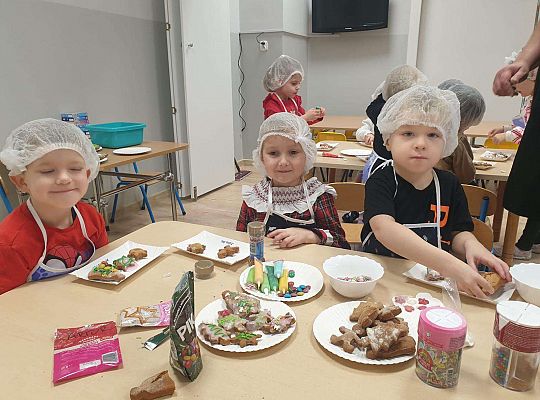 Gr. II Ozdabiamy pierniczki