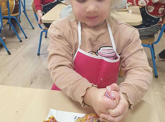 Gr. II Ozdabiamy pierniczki