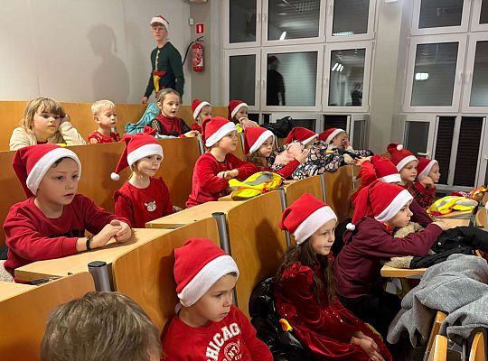 Gr.IV Wyjście do ZSMI na film pod tytułem "Mikolajkowa bajka"