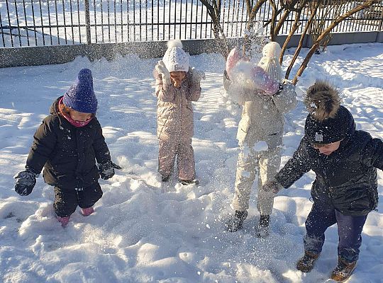 Gr. II Zabawy na śniegu