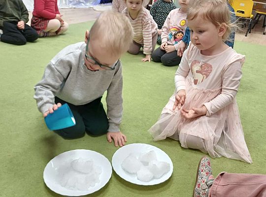 Gr. I Zabawy i eksperymenty ze śniegiem