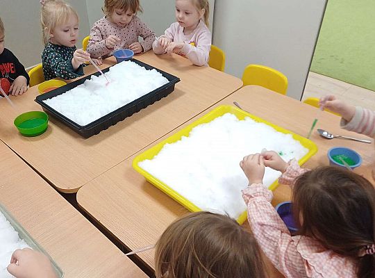 Gr. I Zabawy i eksperymenty ze śniegiem