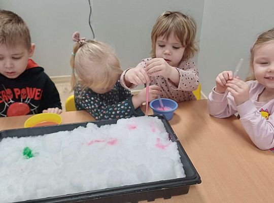 Gr. I Zabawy i eksperymenty ze śniegiem