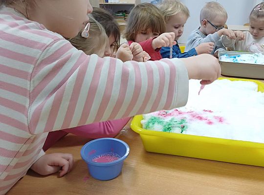 Gr. I Zabawy i eksperymenty ze śniegiem