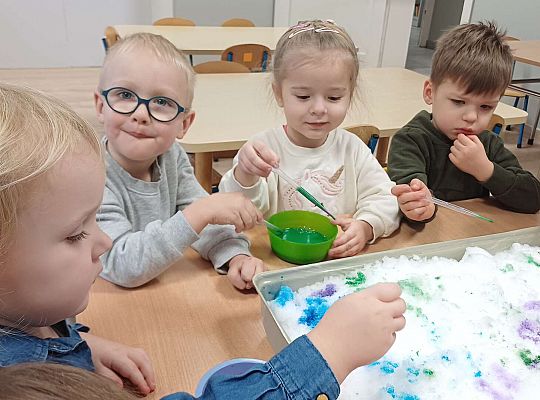 Gr. I Zabawy i eksperymenty ze śniegiem