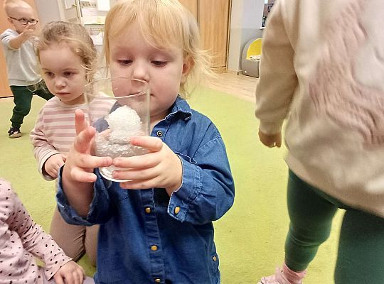 Gr. I Zabawy i eksperymenty ze śniegiem