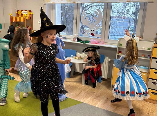 Gr.III i IV Bal Karnawałowy