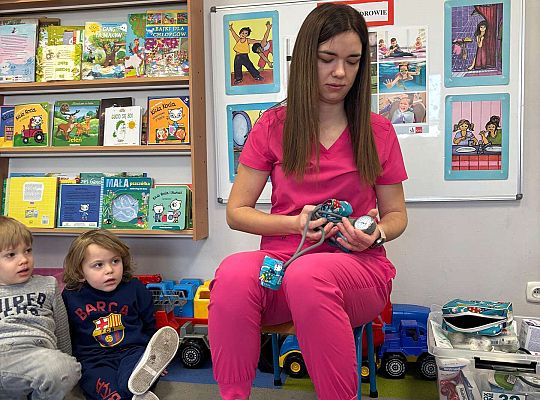 Gr. II Spotkanie z pielęgniarką- mama Ilonki