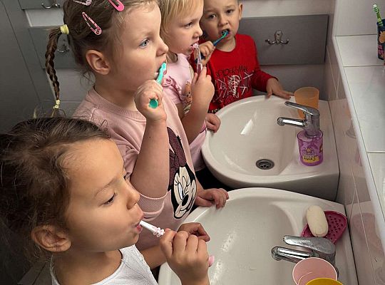 Gr. II  Zabawy w kąciku lekarskim