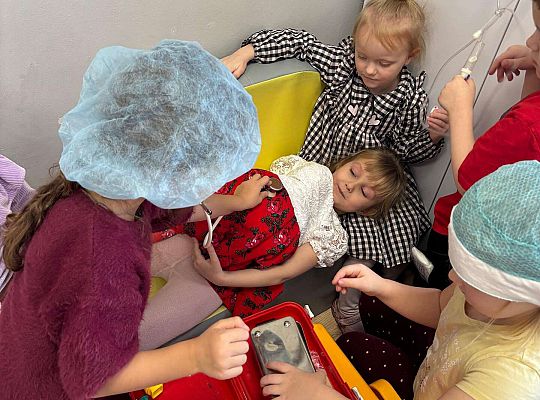 Gr. II  Zabawy w kąciku lekarskim